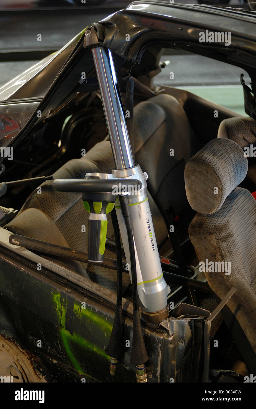 Amkus ram, hydraulic rescue tool, jaws of life, hydraulic ram used at a