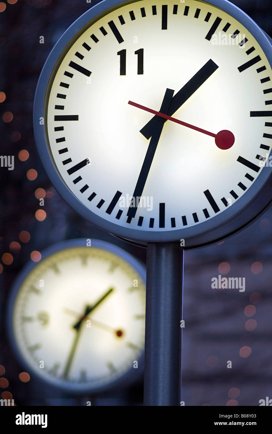 London Clocks Stock Photos & London Clocks Stock Images Alamy