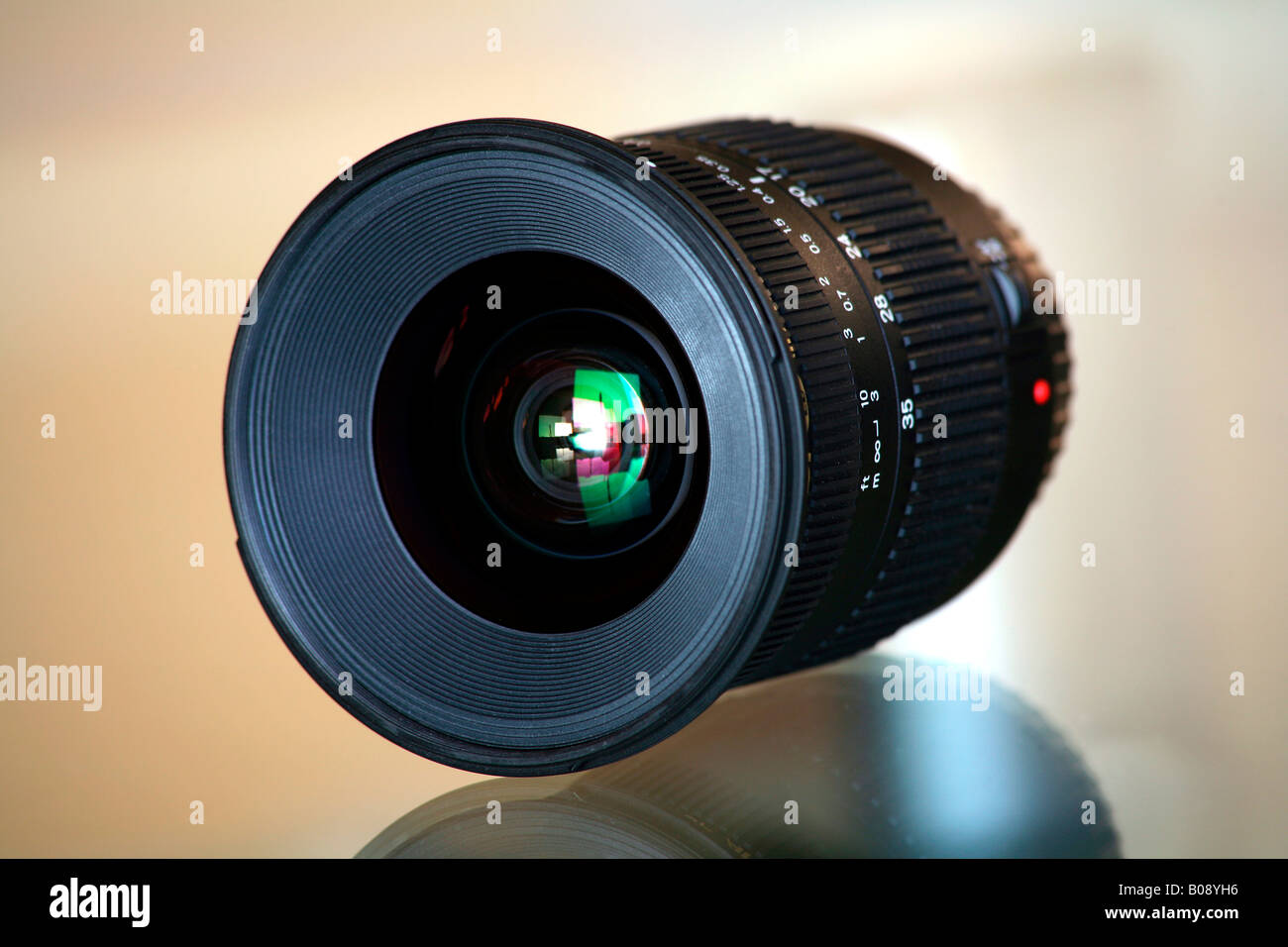 Wide angle lenses hi-res stock photography and images - Alamy