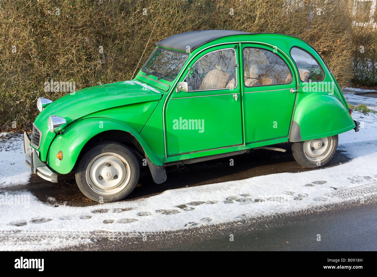 Green Citroen CV2 in winter Stock Photo - Alamy