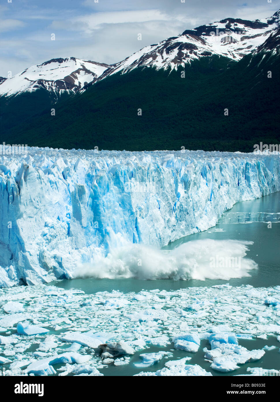 Perito Moreno Glacier calving, Parque Nacional Los Glaciares (Los Glaciares National Park), Patagonia, Argentina, South America Stock Photo