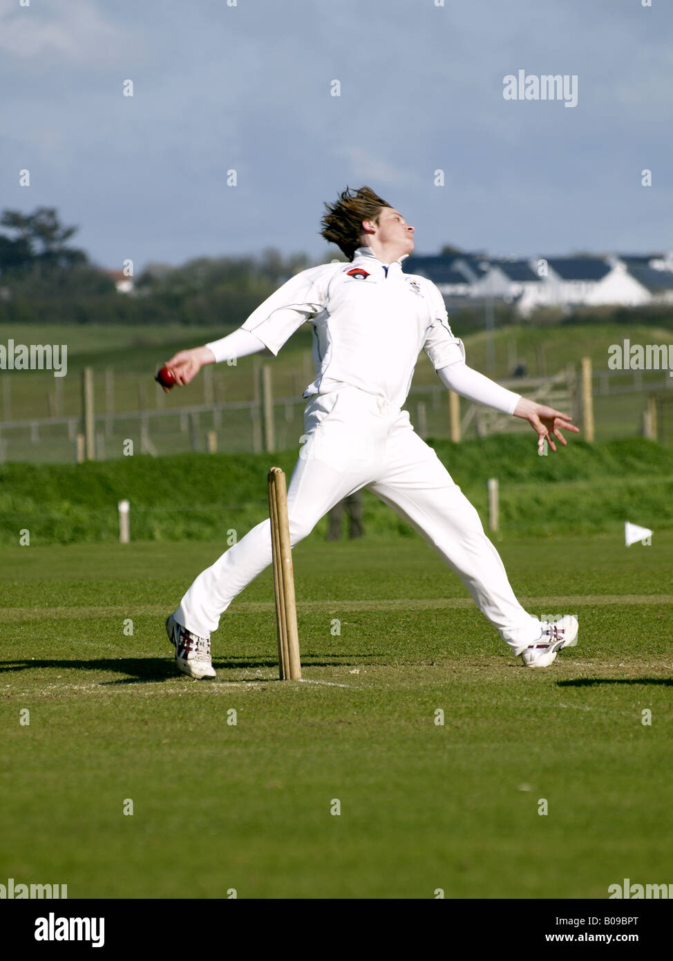 Bowler, Amateur cricket match, Bude verses Bideford at Bude cricket club. 27 April 2008. Bude, Cornwall, UK Stock Photo