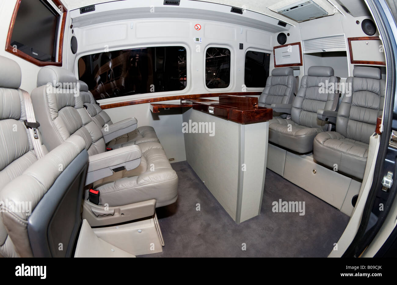Maxus автомобиль минивэн