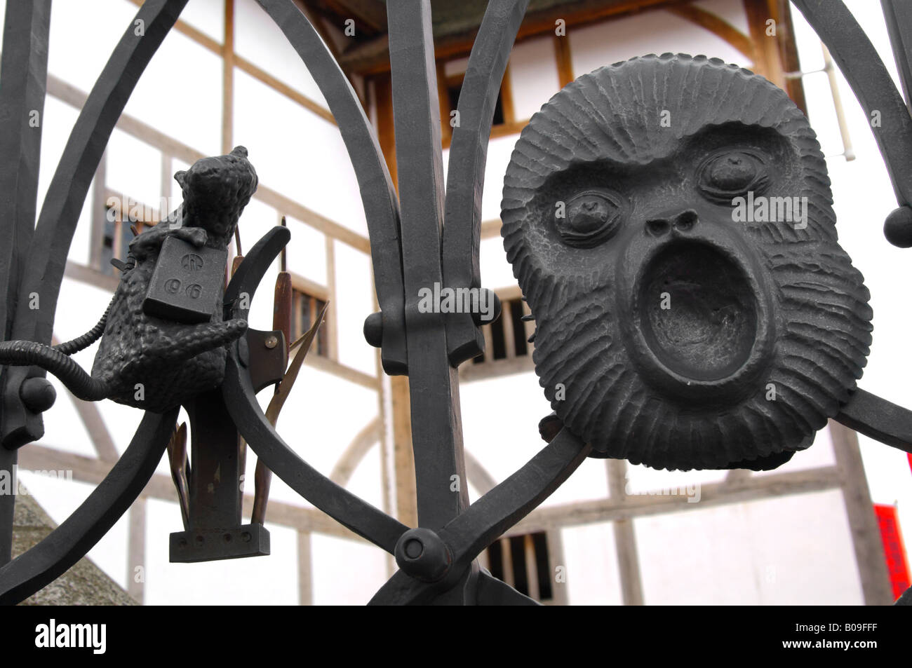 Shakespeares globe theatre gate hires stock photography and images Alamy