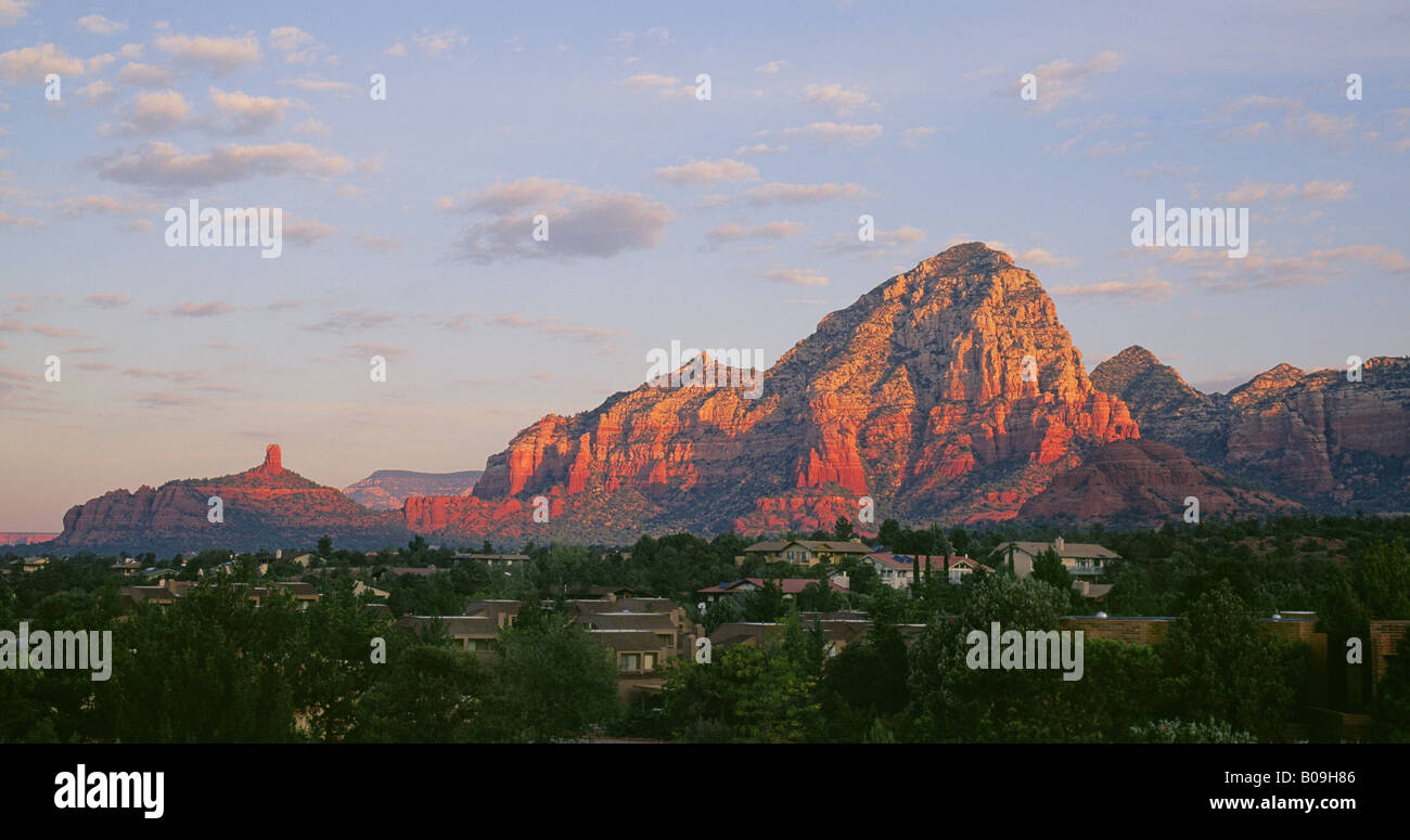 A view of Sedona Arizona and the red sandstone buttes and mesas that