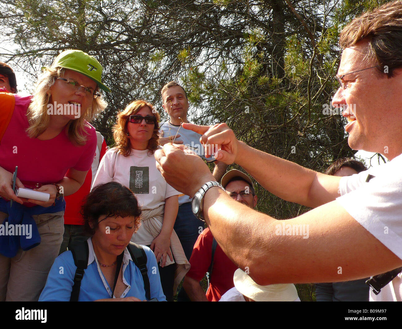 Science teacher teaching a classroom in outdoor Stock Photo - Alamy
