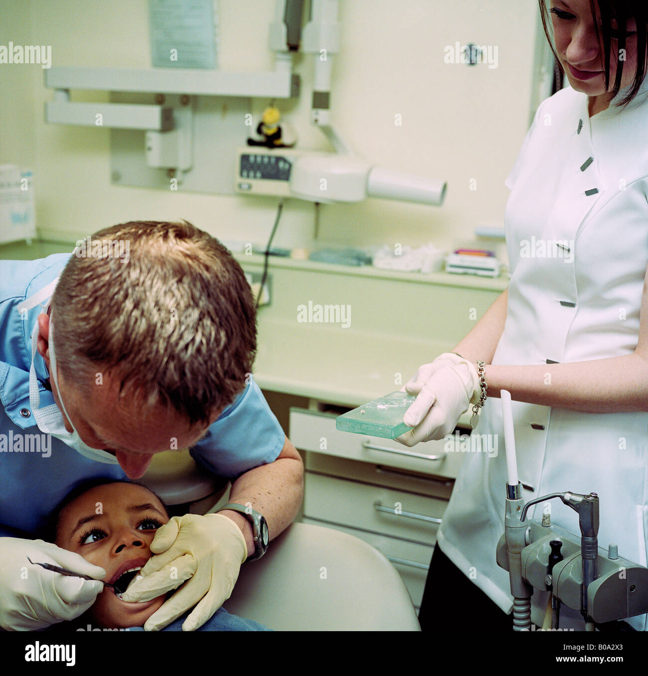 Dentist uk hi-res stock photography and images - Alamy