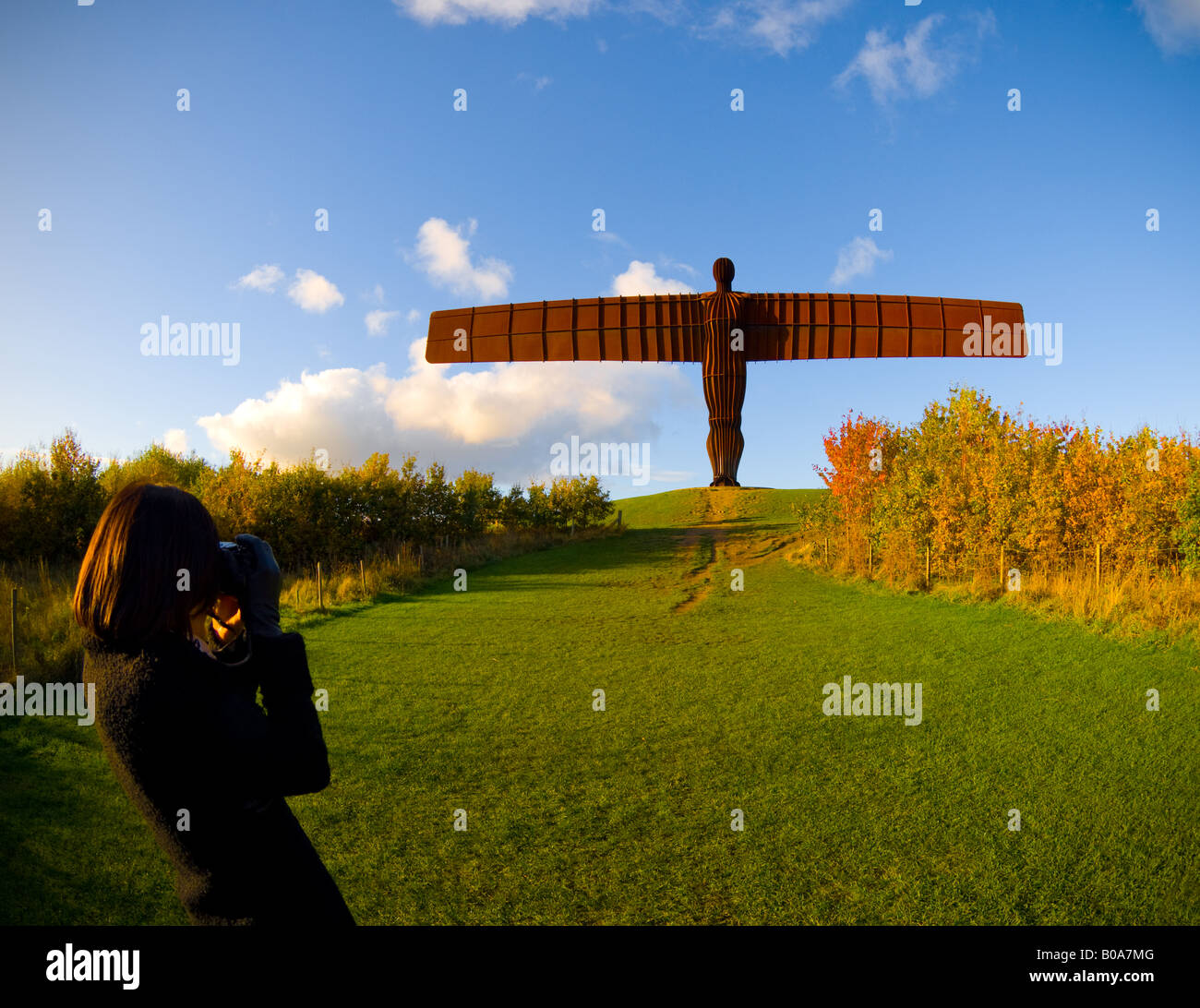 sculptor of angel of the north
