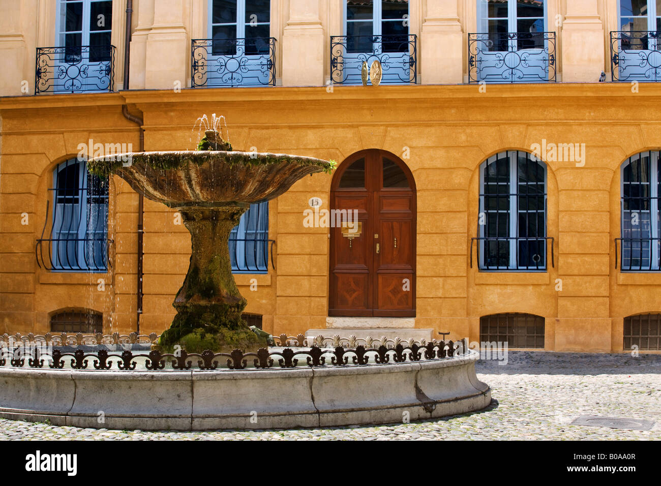 Fountain of albertas square hi-res stock photography and images - Alamy