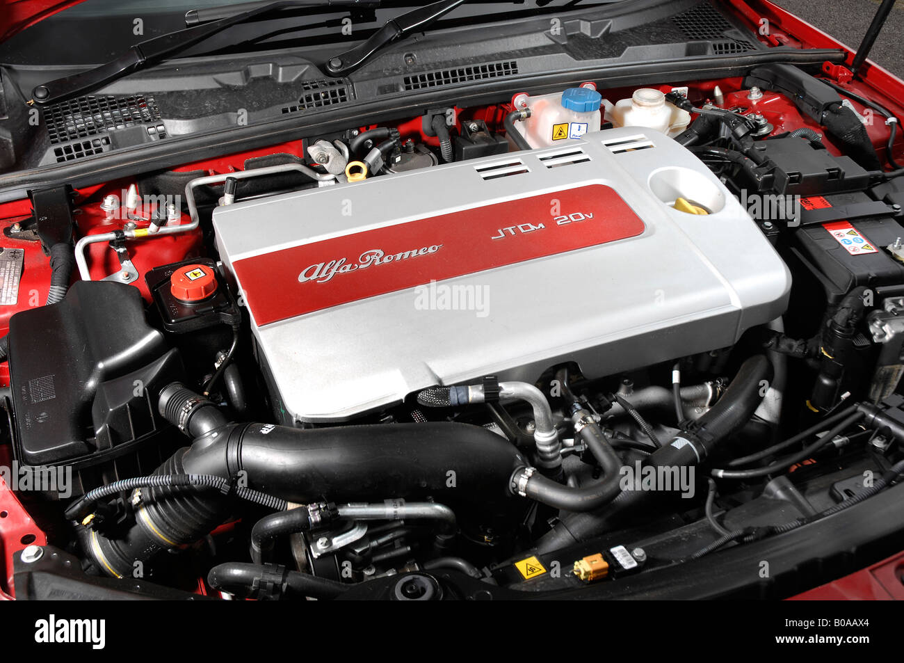 Alfa romeo 159 engine hi-res stock photography and images - Alamy