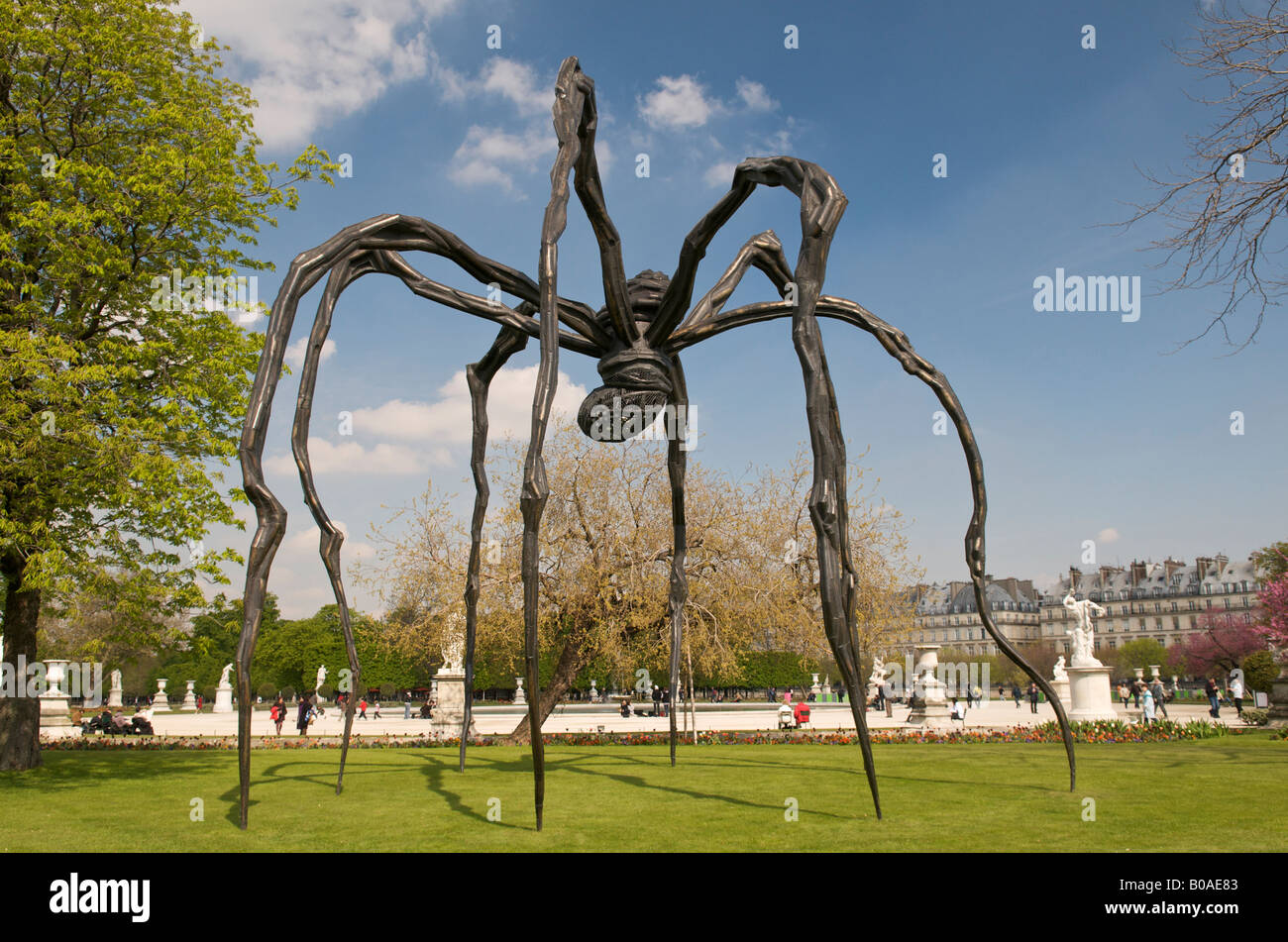 Spider!, Sculpture in the Jardin des Tuileries.