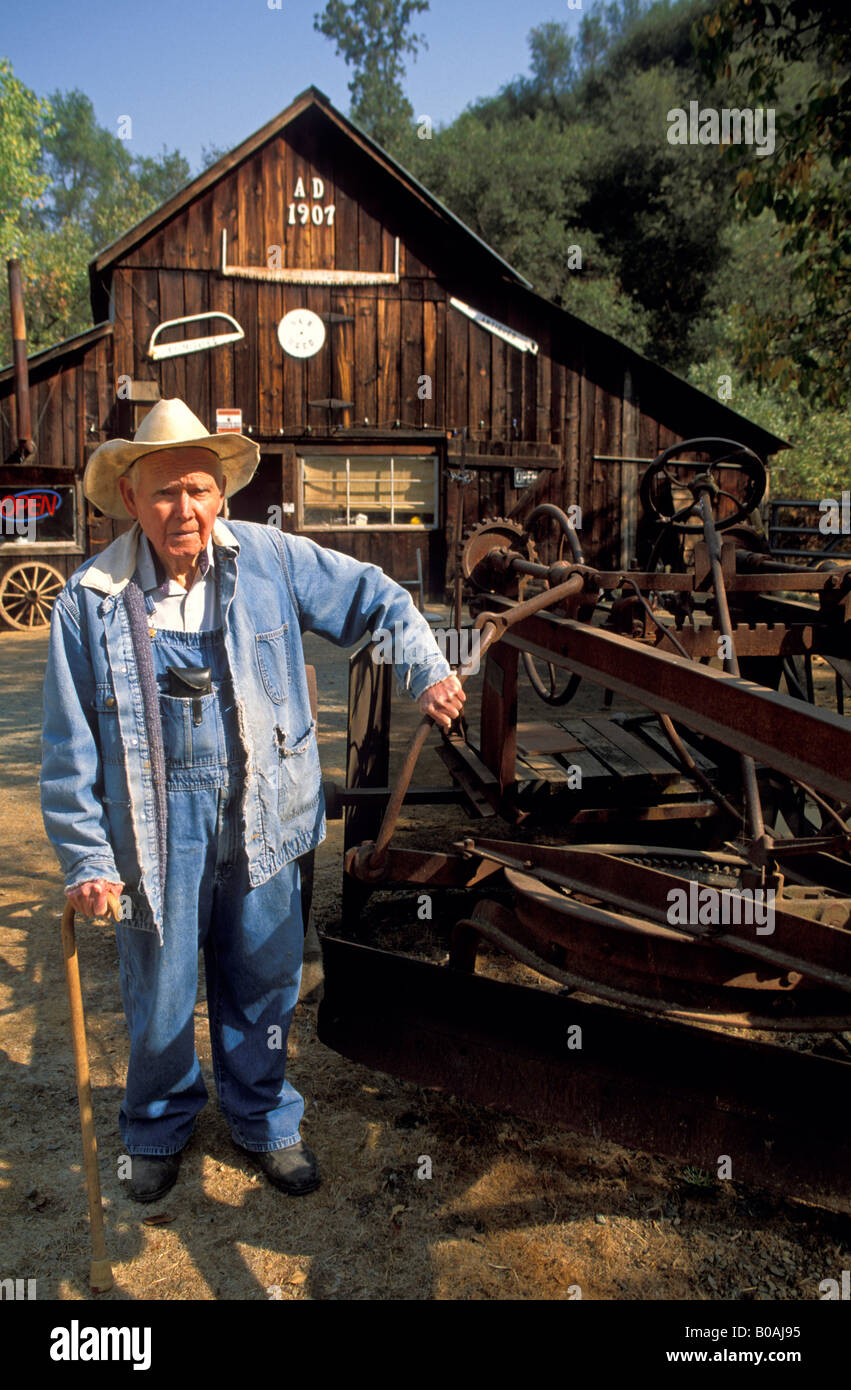 Steven Goble Owner Steves Antiques Fiddletown Amador County California Stock Photo