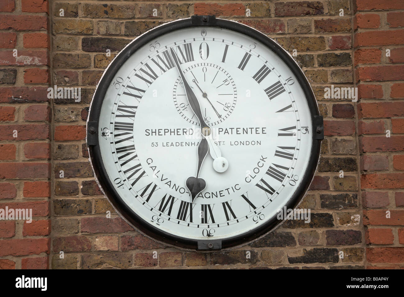 24 hour clock face hires stock photography and images Alamy