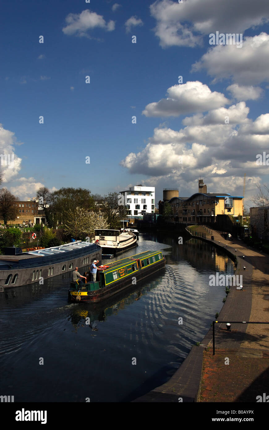 Vertical view narrow canal hi-res stock photography and images - Alamy