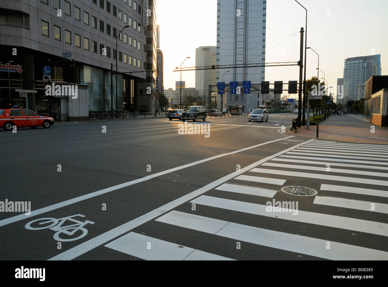 Pedestrian crossing xing hires stock photography and images Alamy