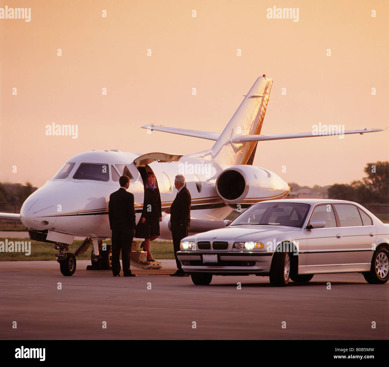 Business jet hi-res stock photography and images - Alamy