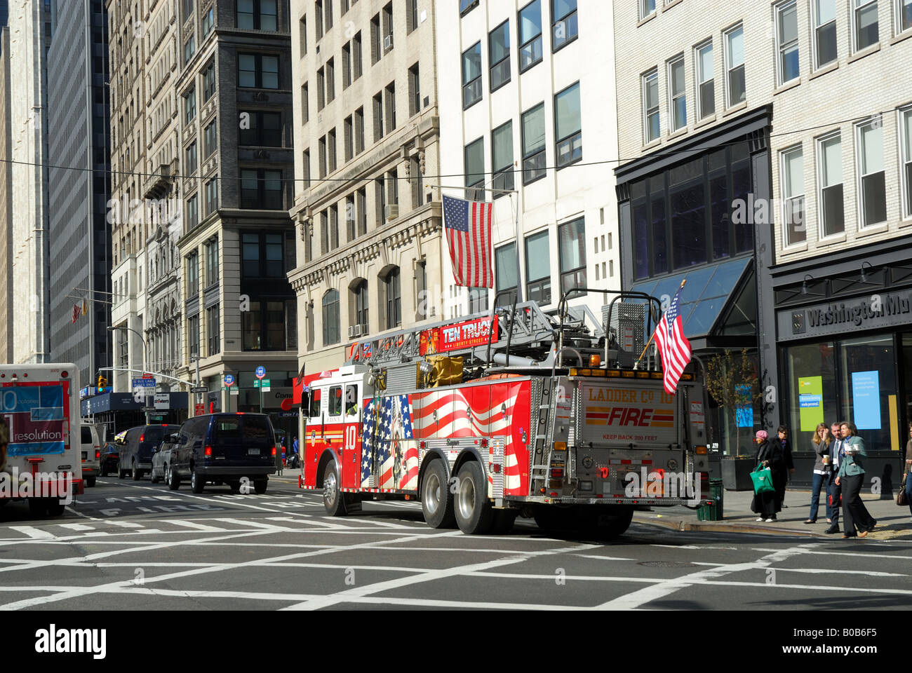 Ladder truck fdny fire department hi-res stock photography and images ...