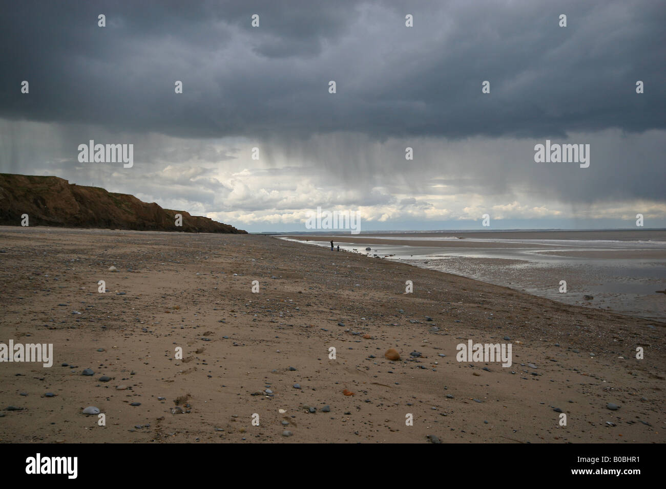 Rain at beach hi-res stock photography and images - Alamy