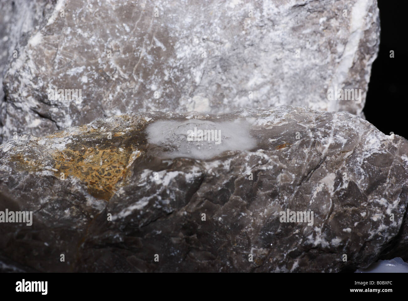 Limestone acid reaction hires stock photography and images Alamy