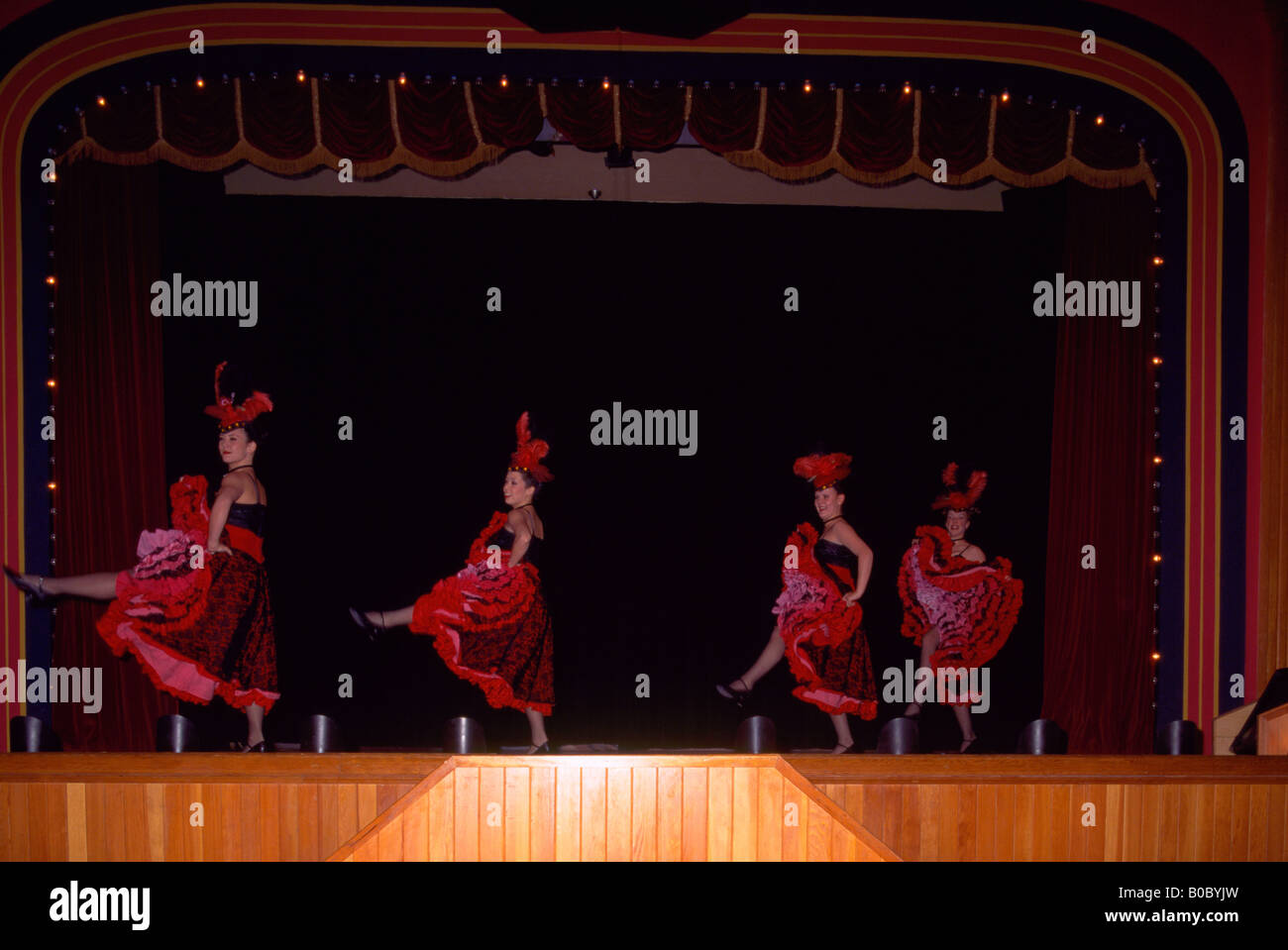 https://c8.alamy.com/comp/B0BYJW/can-can-cancan-girls-dancing-at-diamond-tooth-gerties-gambling-hall-B0BYJW.jpg