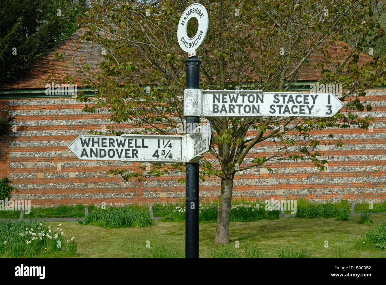 Signpost Chilbolton village, Test Valley Stock Photo Alamy