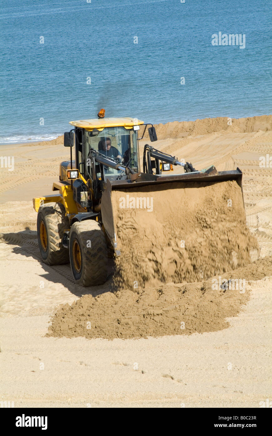 jcb digger excavator bucket sand spade dig digging yellow bob the ...