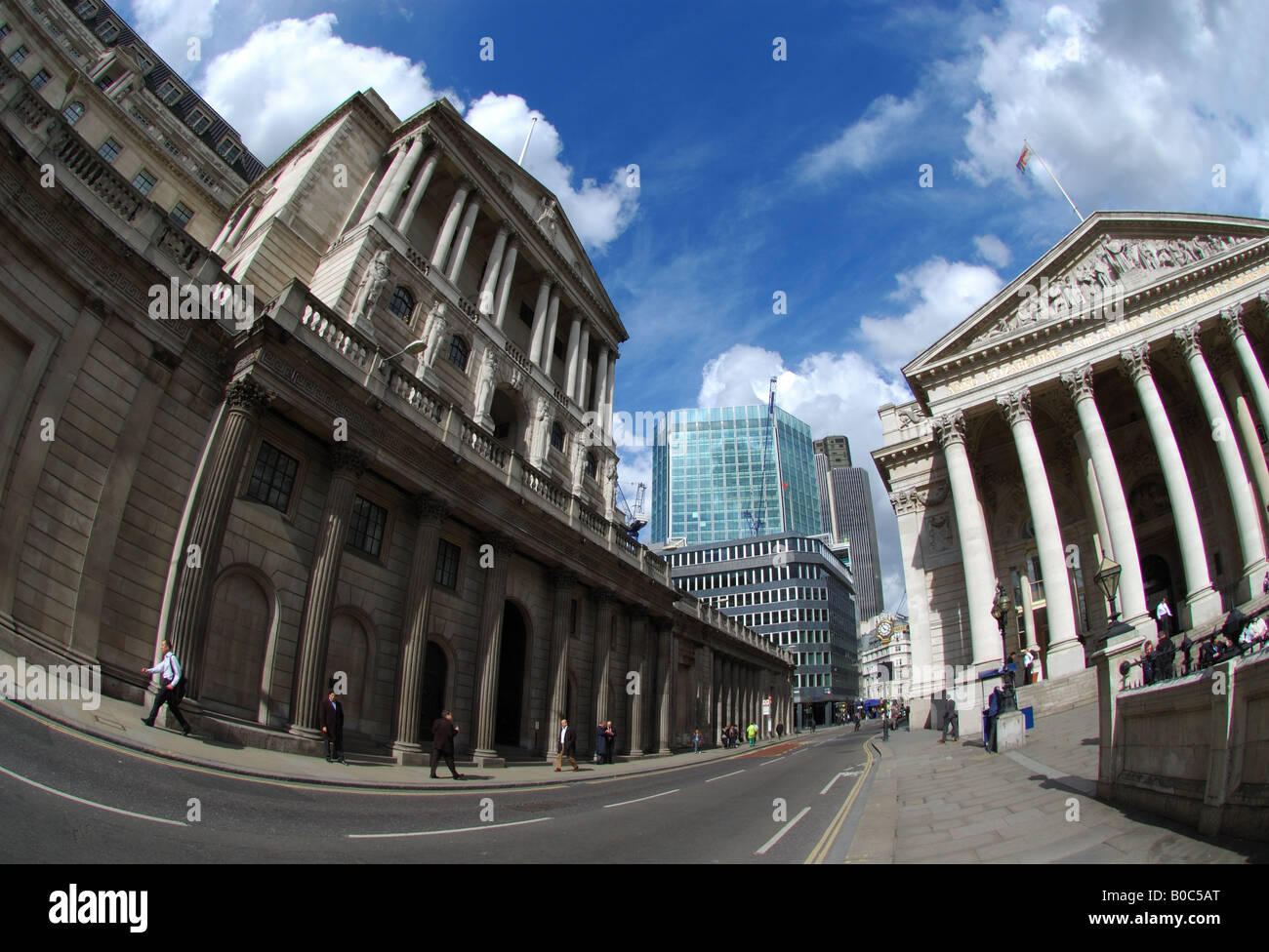 Bank of england and royal exchange hi-res stock photography and images ...