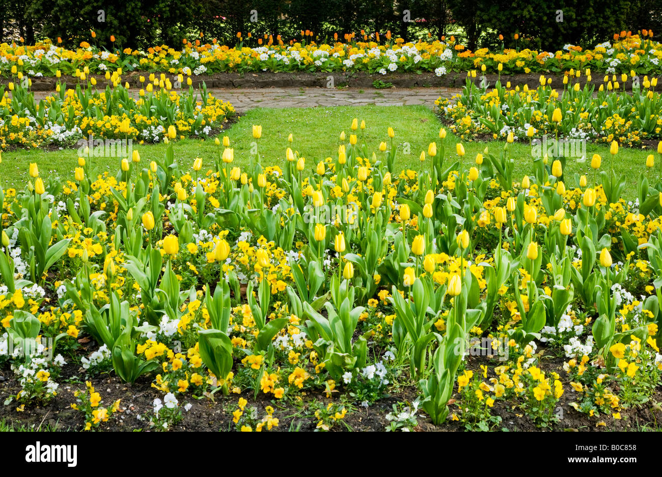 English design flower beds hi-res stock photography and images - Alamy