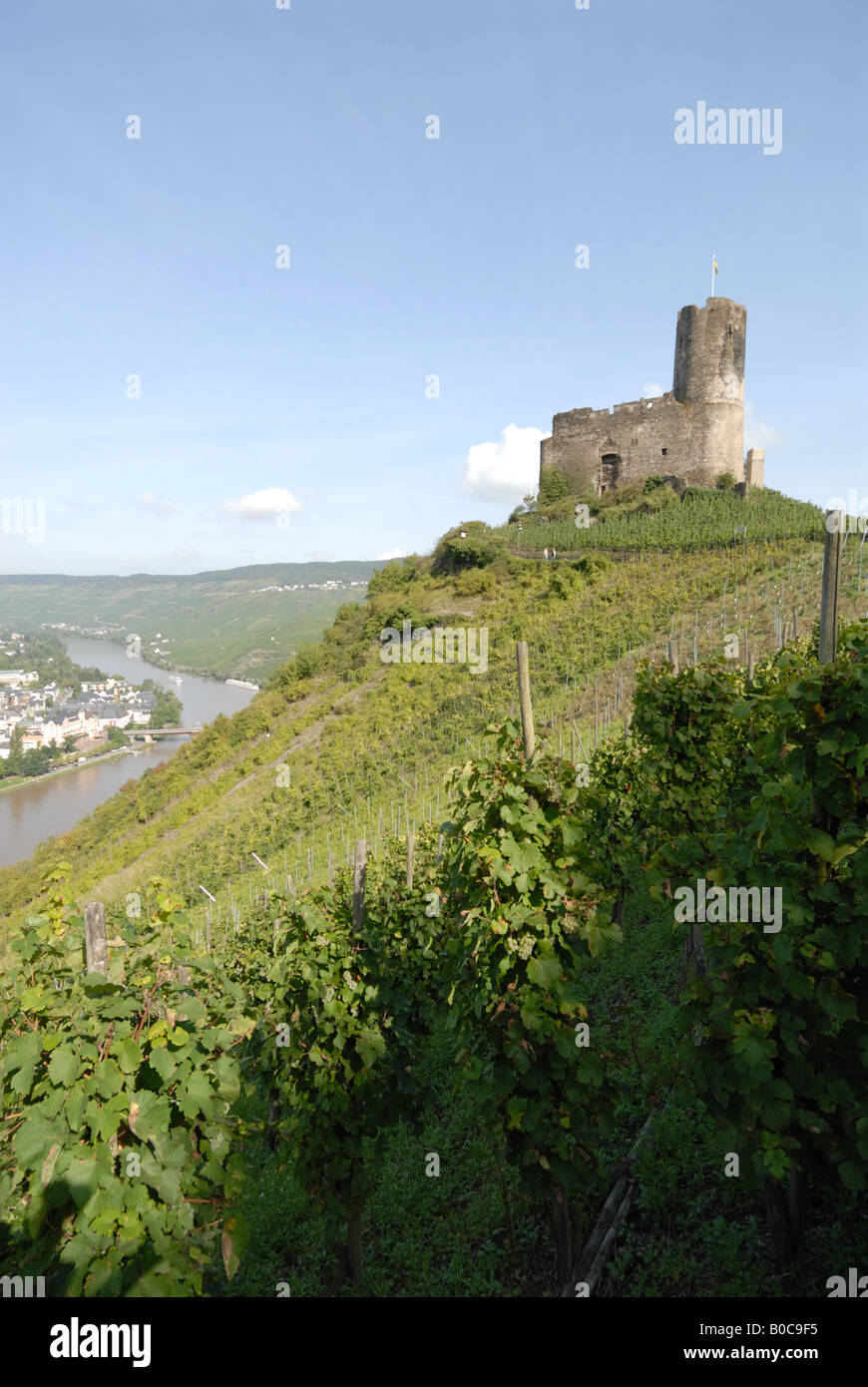 Landshut Castle, BernkastelKues, Germany Stock Photo Alamy