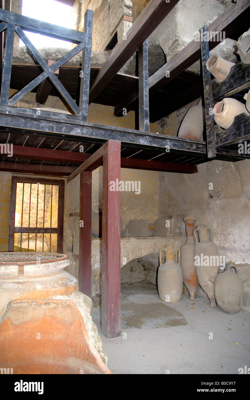 Amphorae fresco hi-res stock photography and images - Alamy