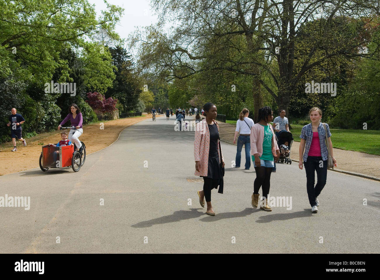 [Dulwich Village] South London SE21 London UK Dulwich Park Hire bikes HOMER SYKES Stock Photo