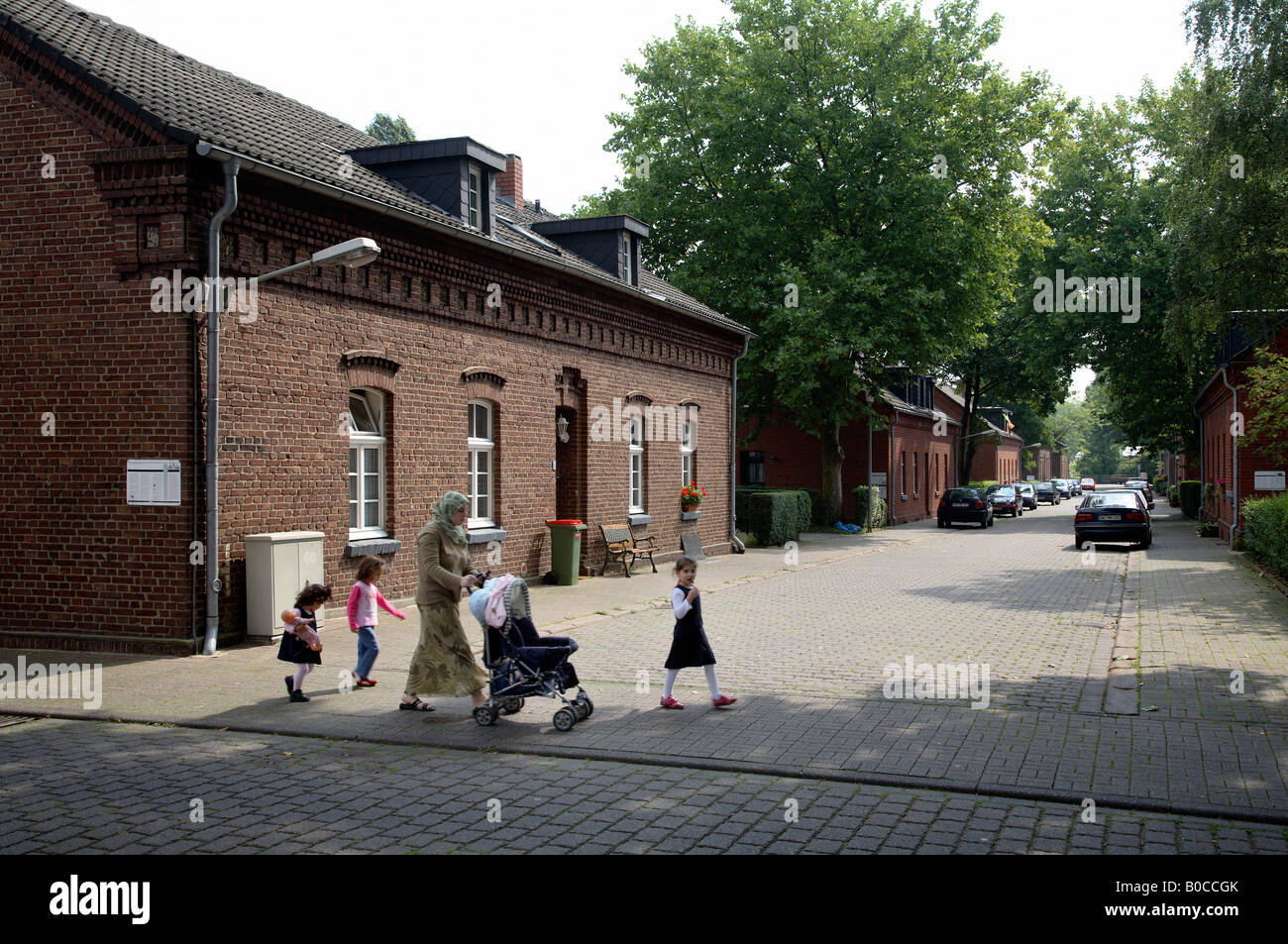 Row house living street hires stock photography and images Alamy