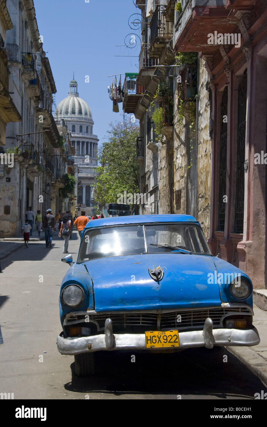 Vintage car alley hi-res stock photography and images - Alamy