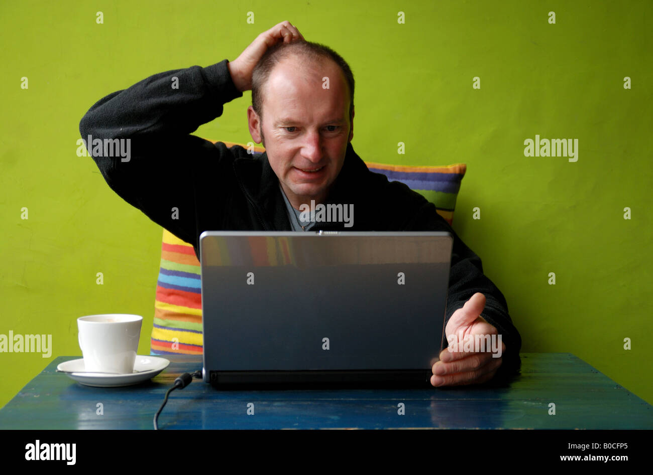 a Europe tourist use computer Stock Photo - Alamy