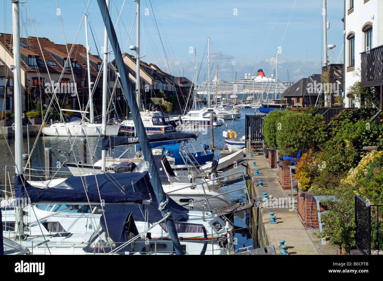 Waterside Homes with moorings at Hythe on Southampton Water Hampshire