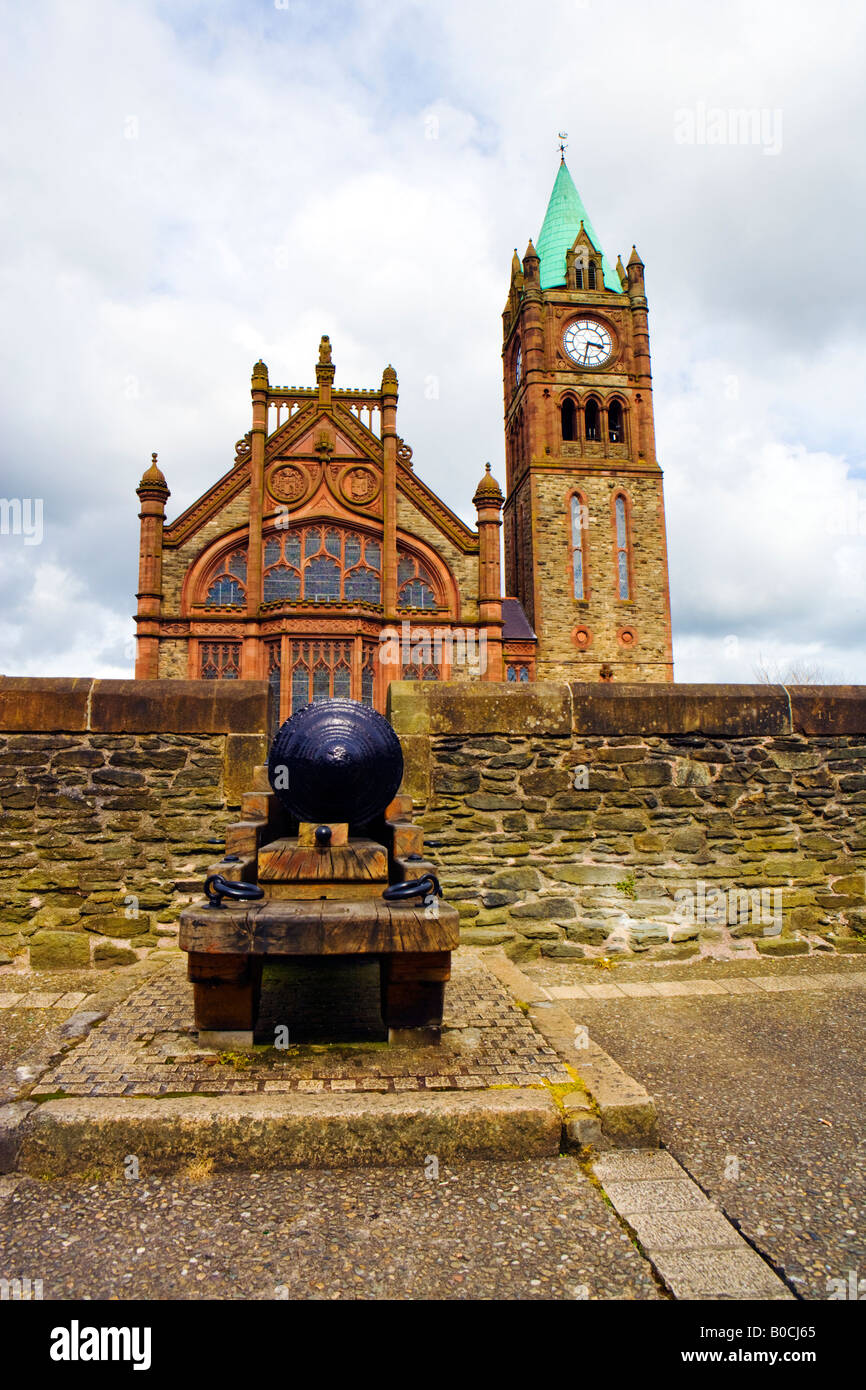 CITY WALL AND GUILDHALL DERRY LONDONDERRY NORTHERN IRELAND Stock Photo