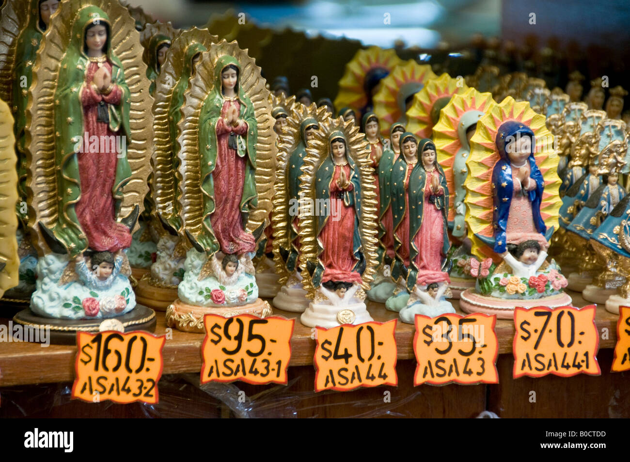 Basilica de guadalupe hi-res stock photography and images - Alamy