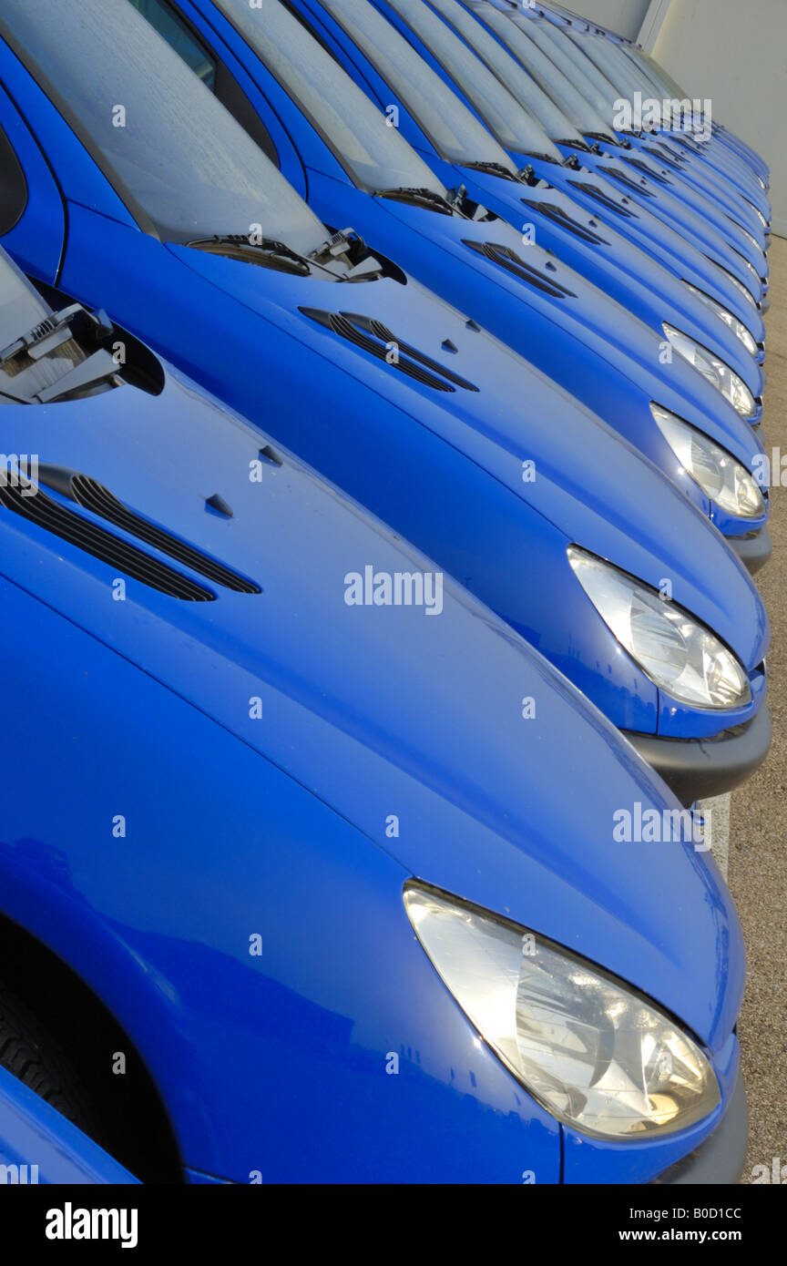Row line duplicate hi-res stock photography and images - Alamy