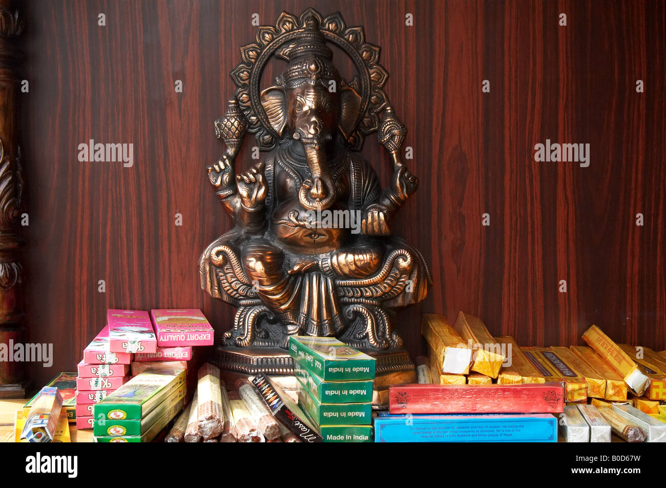 Small hindu shrine ganesha hi-res stock photography and images - Alamy