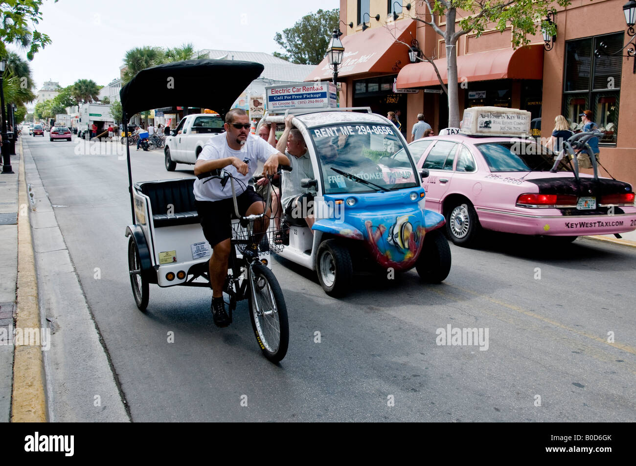 Electric rickshaw hires stock photography and images Alamy