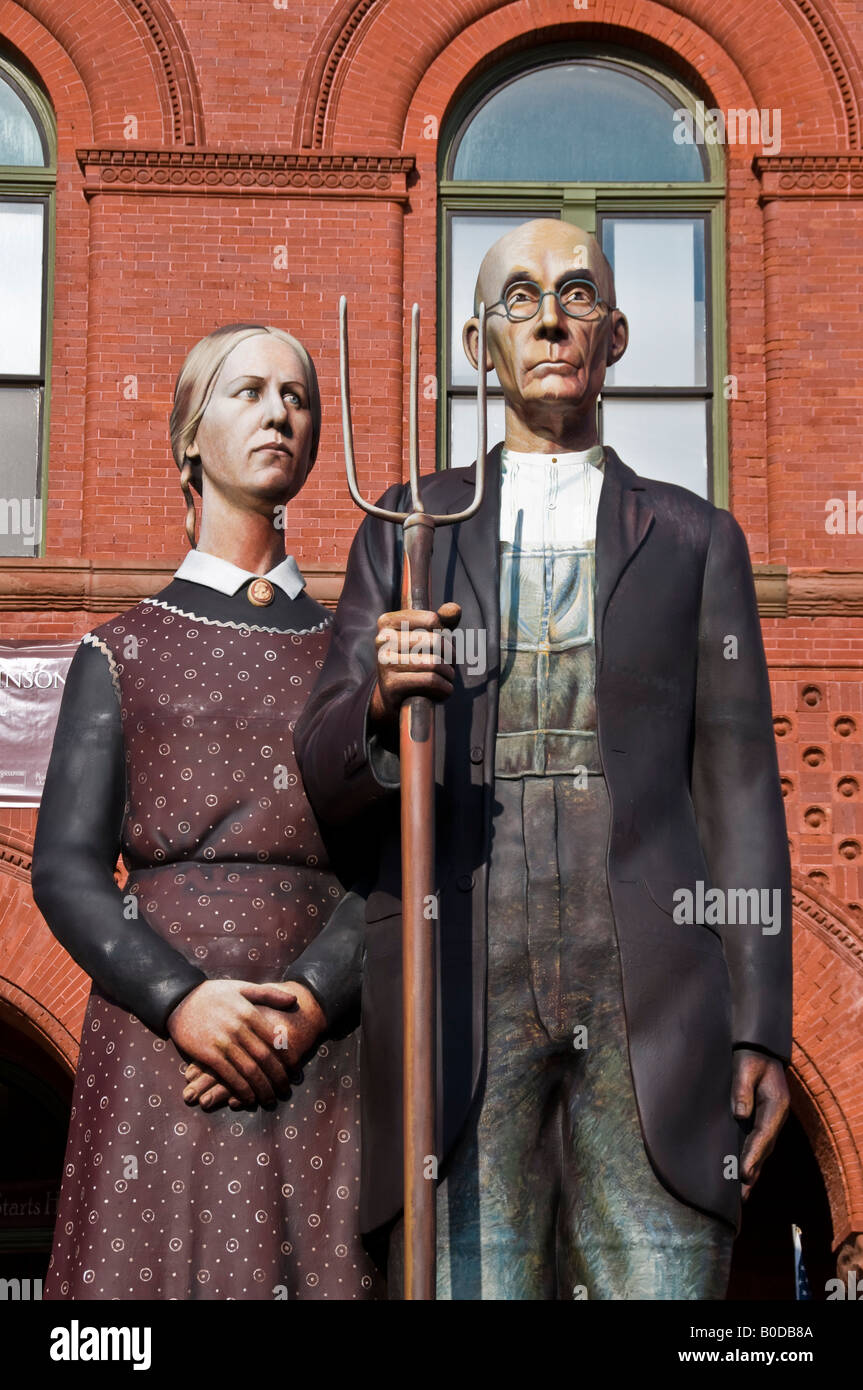 American Gothic by Grant Wood as a statue outside historic Customs House  building in Key West Florida Stock Photo - Alamy