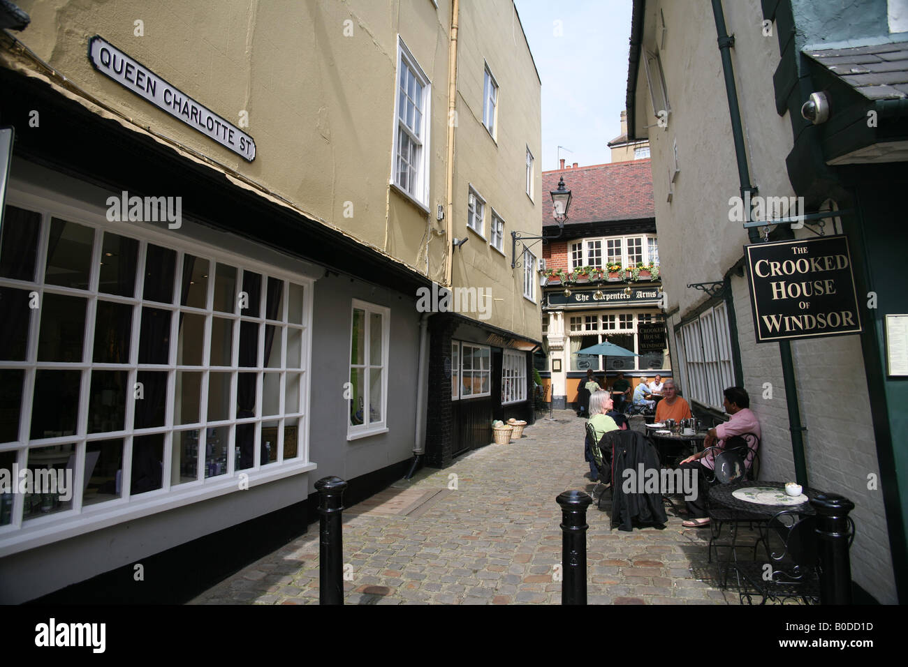 Queen Charlotte Street, Windsor is recorded in the Guinness Book of Records as the shortest street in Britain at just 51' 10'' Stock Photo