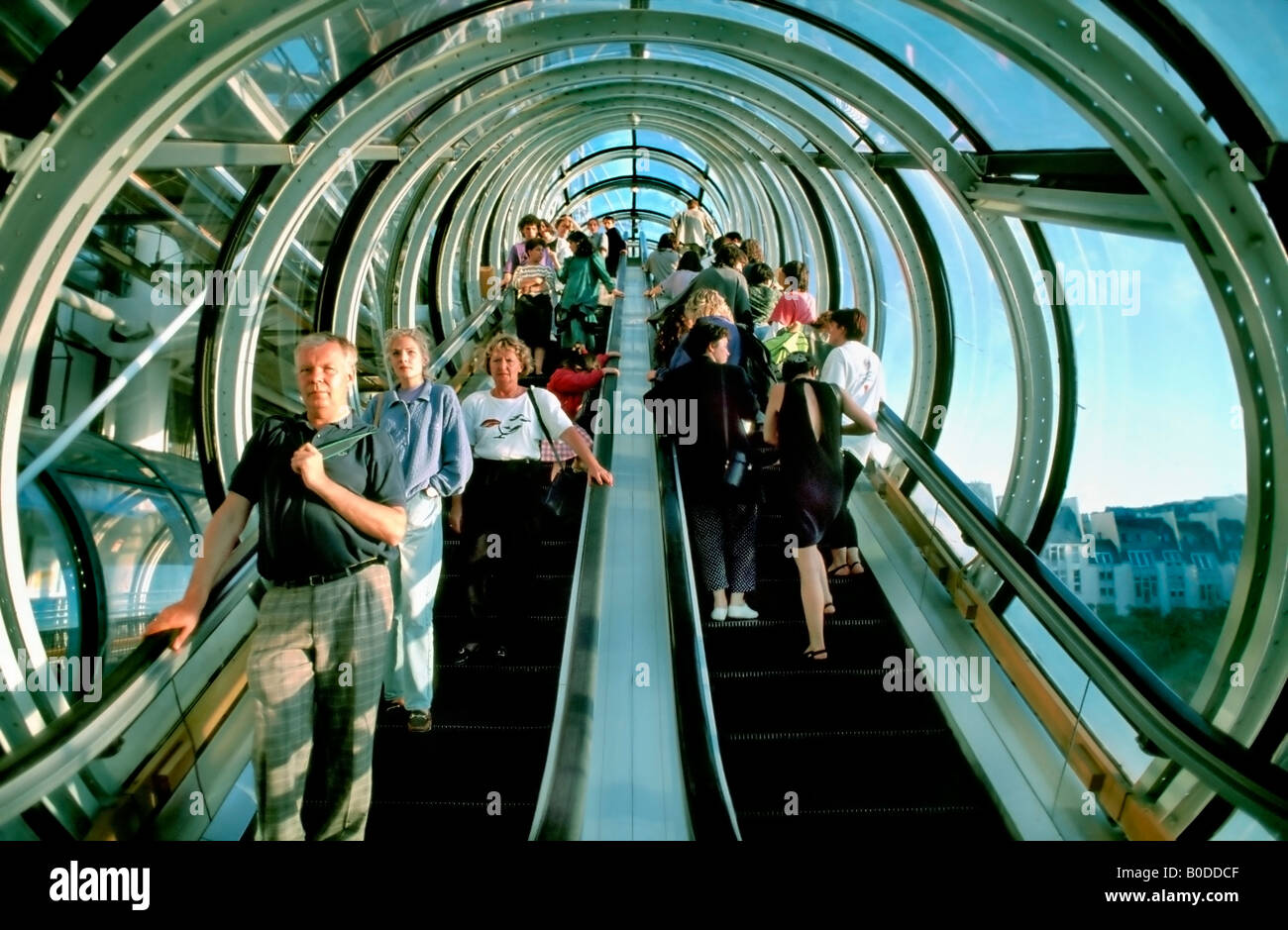 KARE　Picture Glass Escalator Show アート Glass enclosed escalator hi-res stock photography and images
