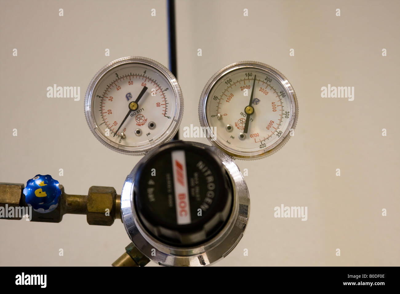 Pressure Dials On Compressed Nitrogen Cylinders Stock Photo Alamy pressure-dials-on-compressed-nitrogen-cylinders-stock-photo-alamy