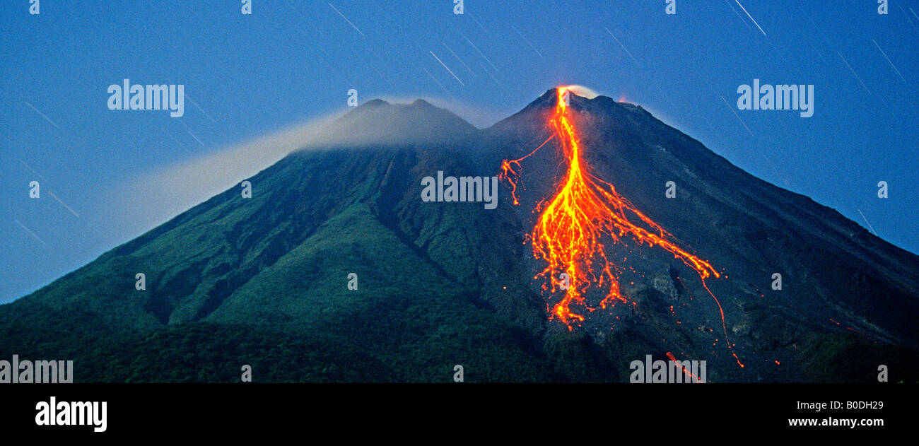 Mount Arenal Volcano erupting at night, Costa Rica Stock Photo