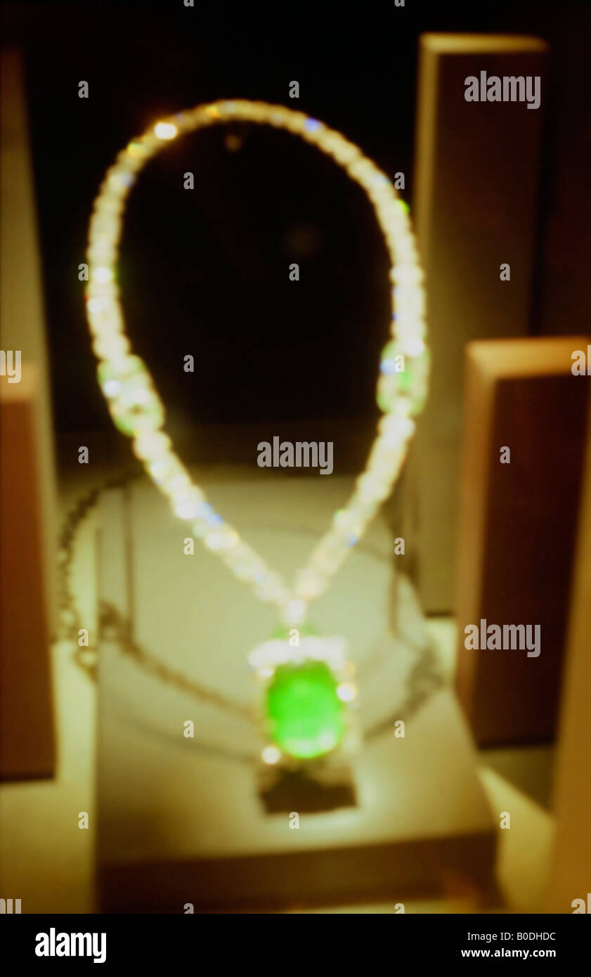 Emerald necklace hi-res stock photography and images - Alamy