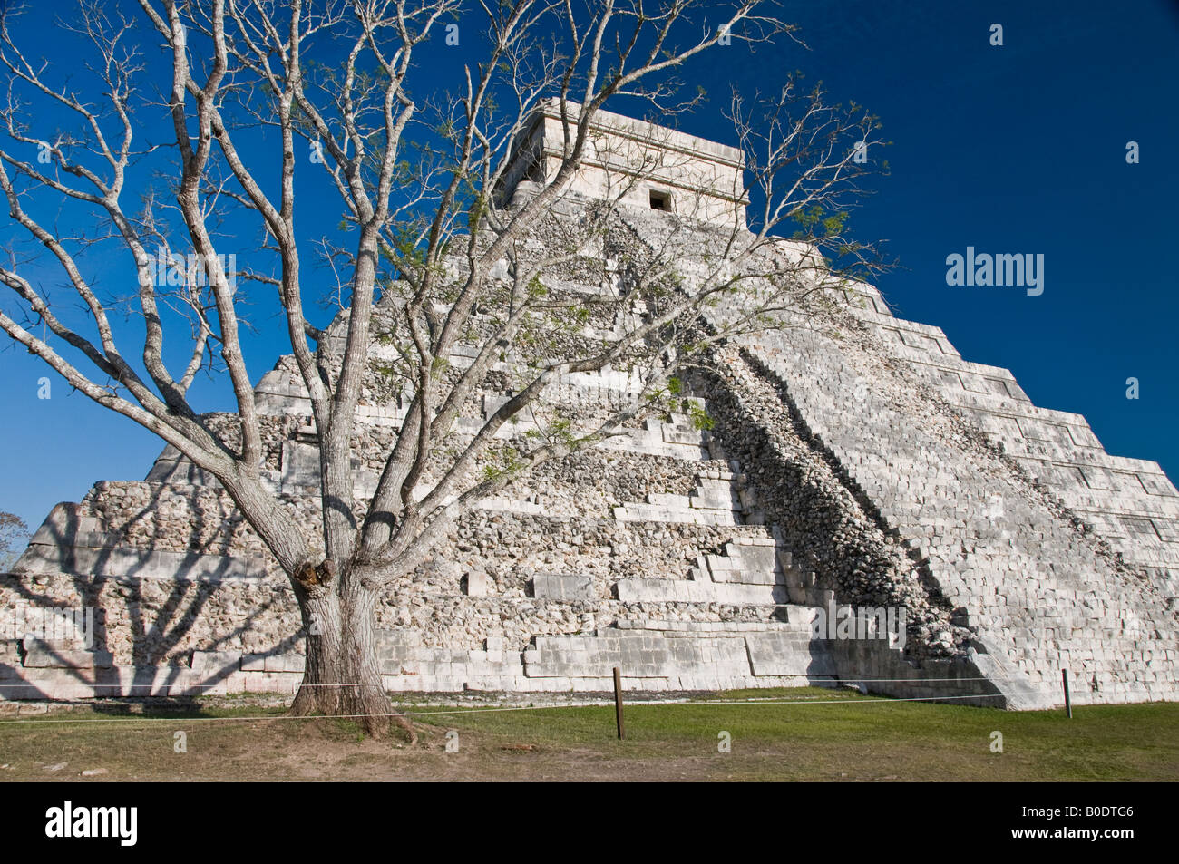 The el Castillo Pyramid at Chichen Itza, Mexico Stock Photo Alamy
