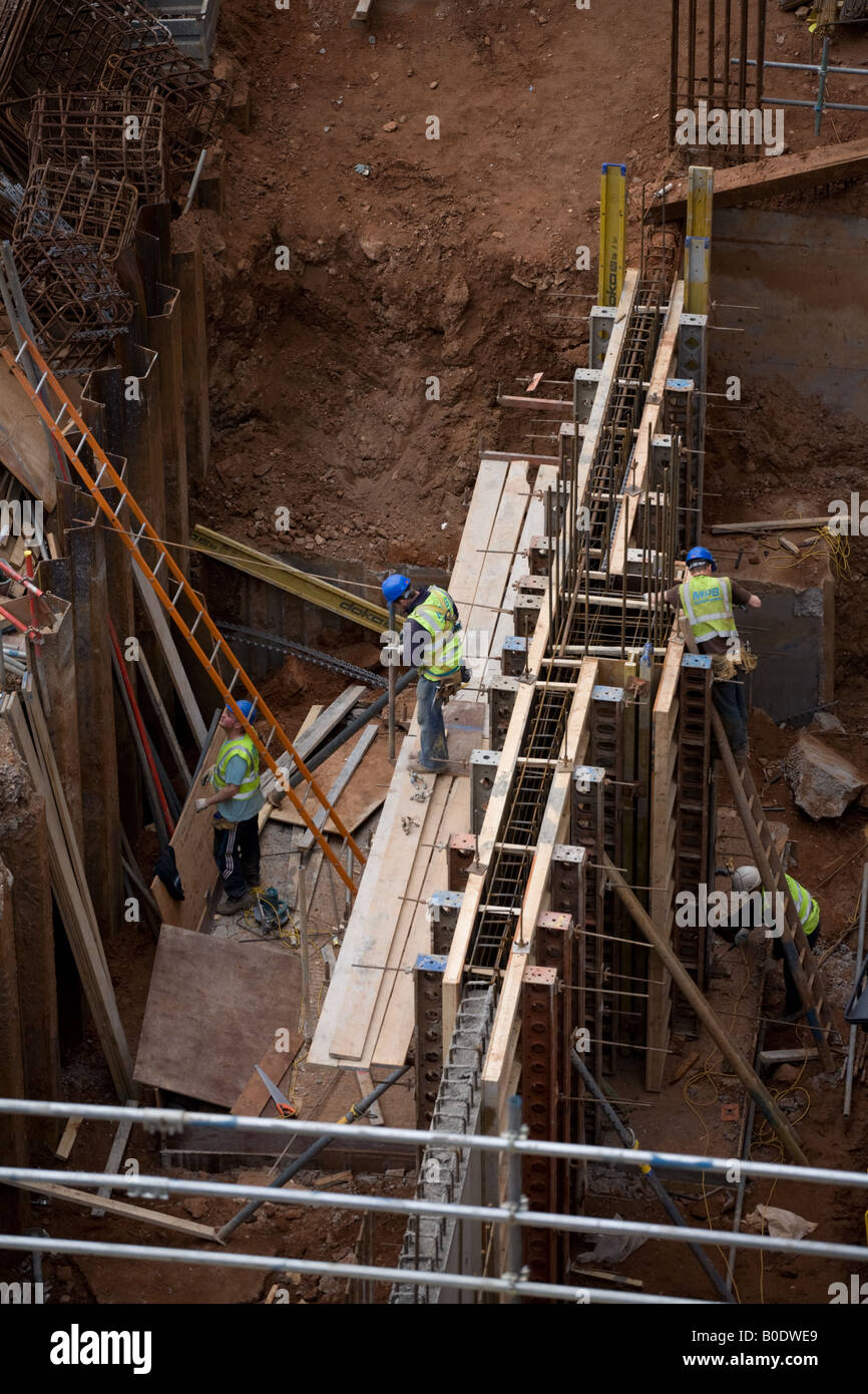 Concrete shuttering hi hi-res stock photography and images - Alamy