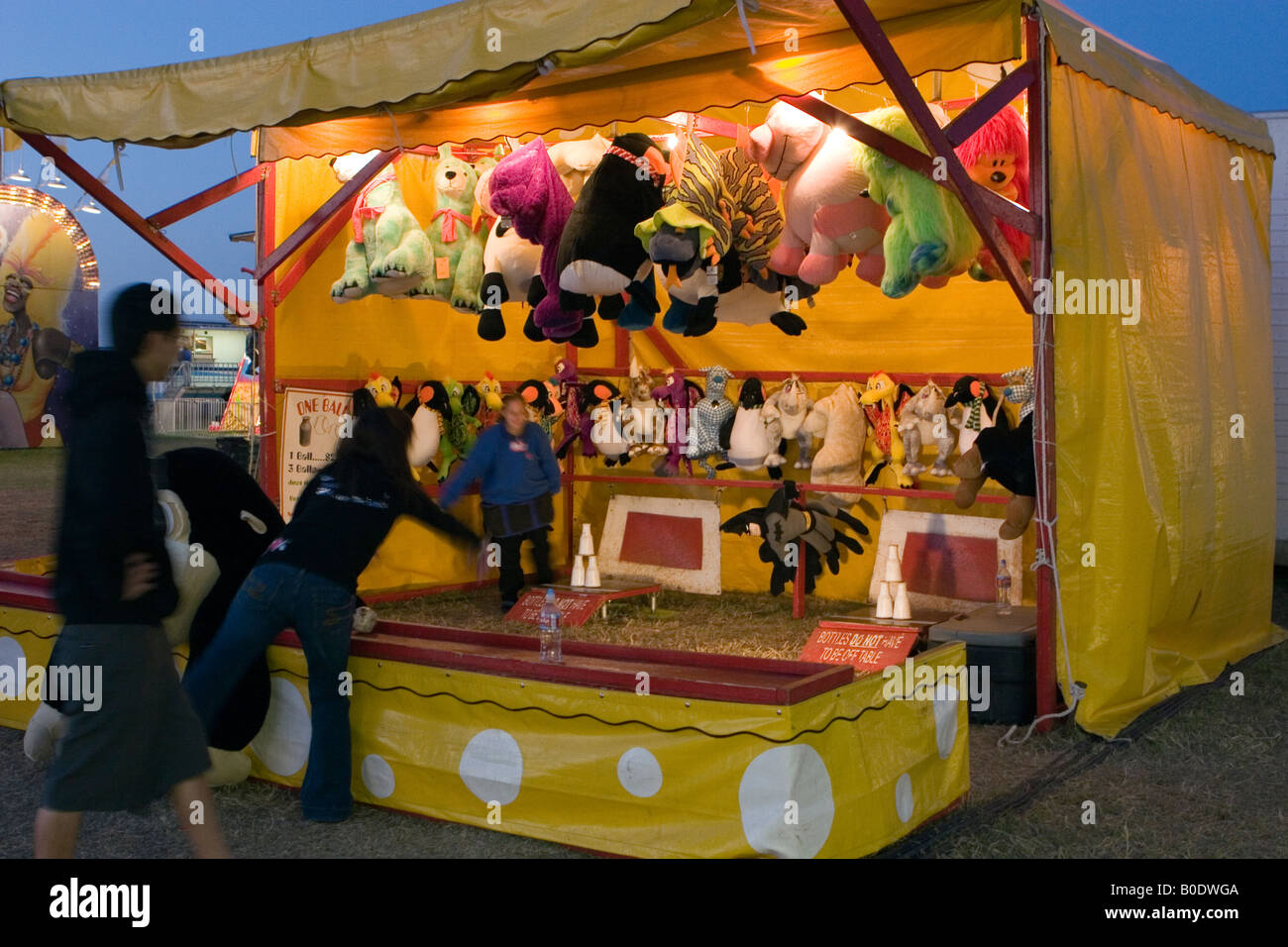 Carnival Game Booth Tin Can Alley Stock Photo Alamy