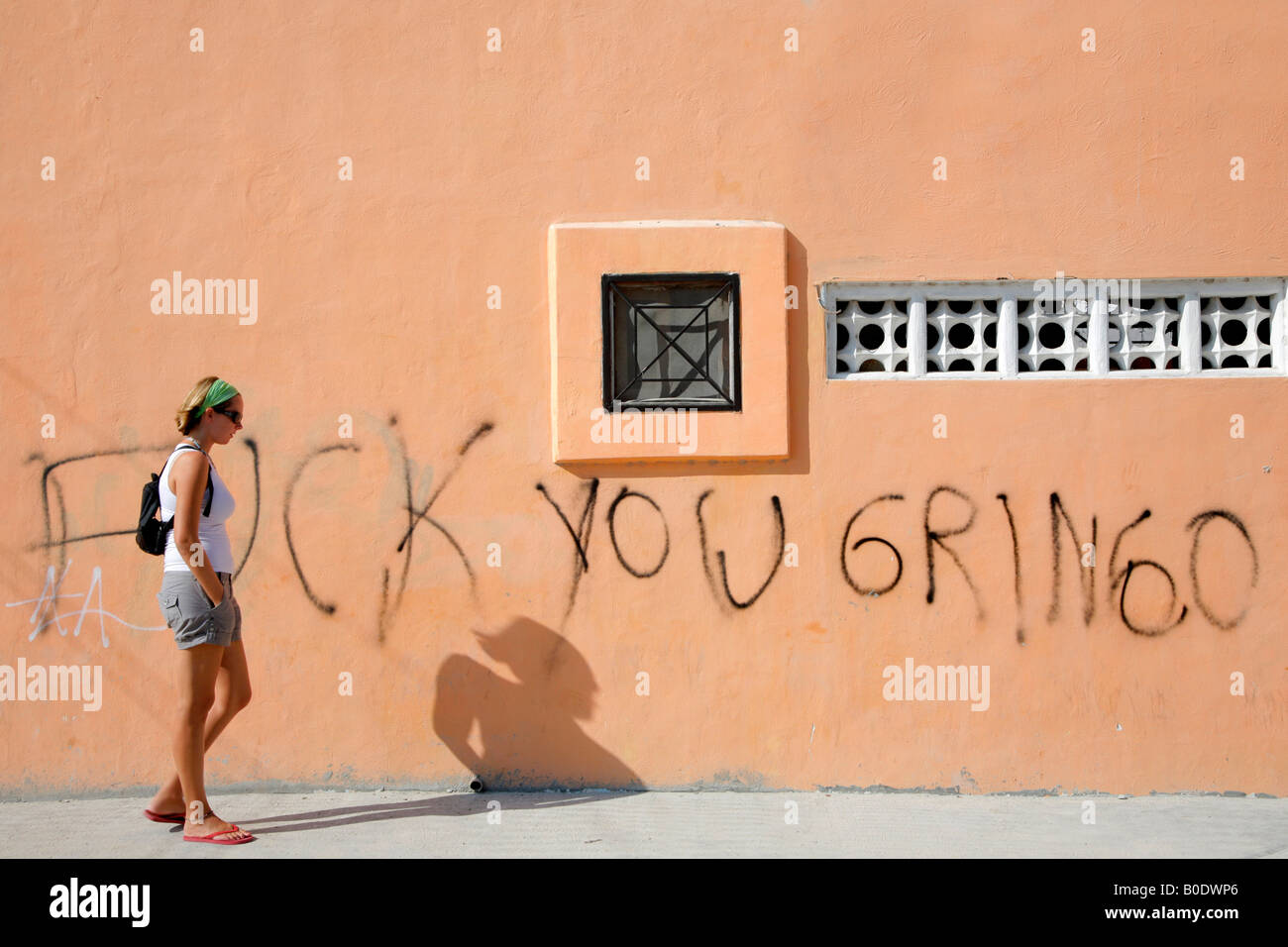 Welcome to Mexico; uncharacteristic graffiti on a wall in Playa del Carmen Stock Photo